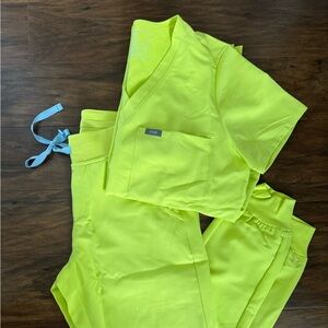 Figs scrub set citrine color